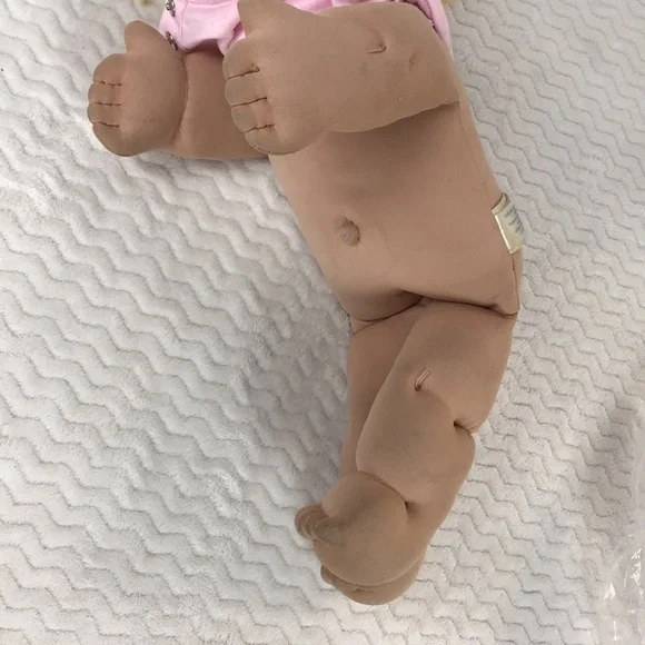 Cabbage Patch doll - Picture 10 of 16